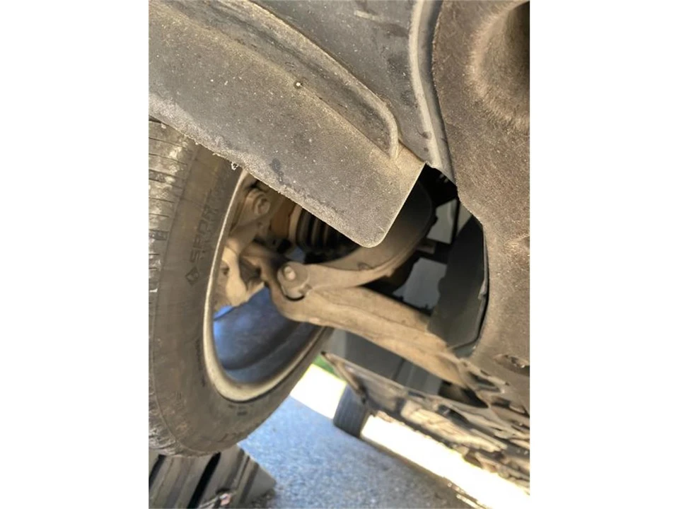 2019 Volvo XC60 2nd Gen - Image 16 of 30