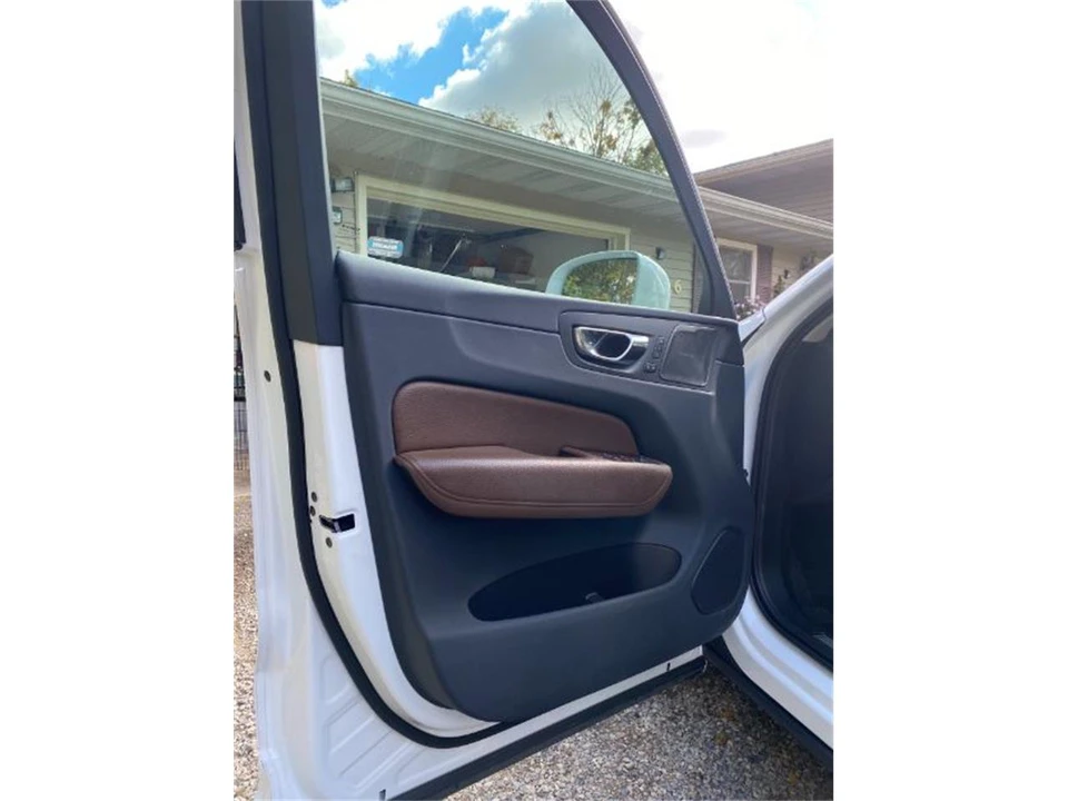 2019 Volvo XC60 2nd Gen - Image 20 of 30
