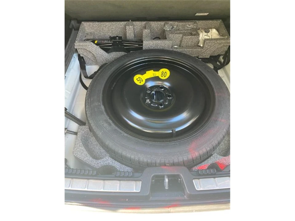 2019 Volvo XC60 2nd Gen - Image 14 of 30