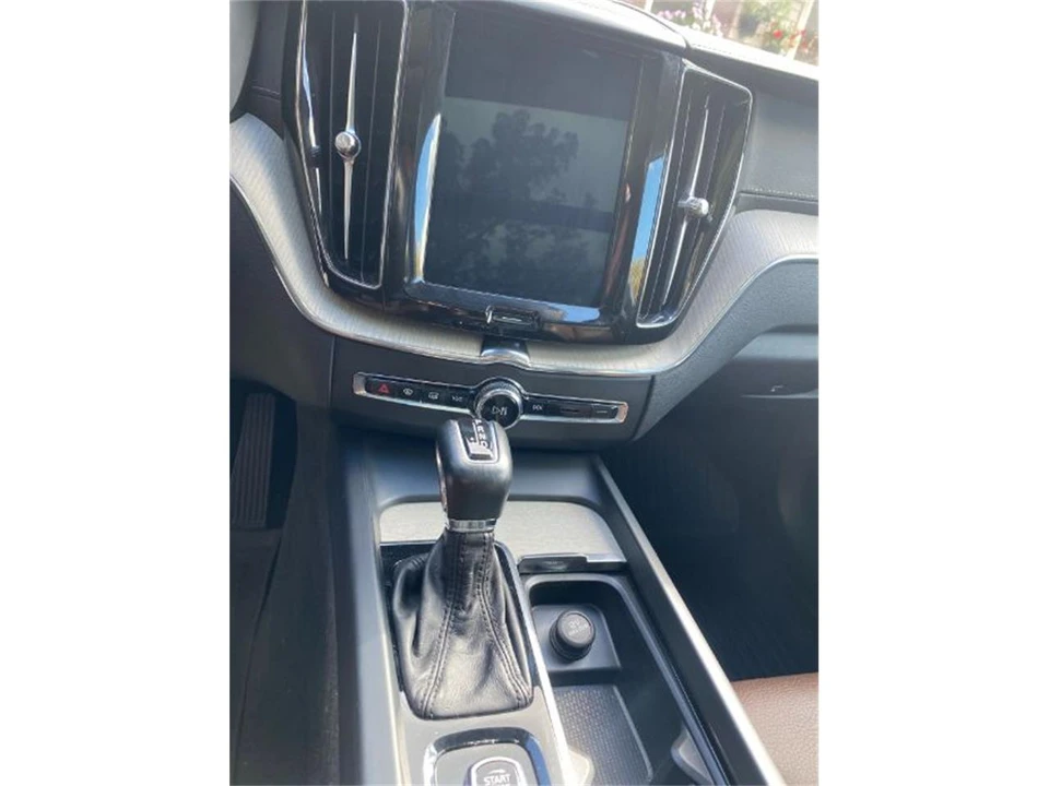 2019 Volvo XC60 2nd Gen - Image 21 of 30