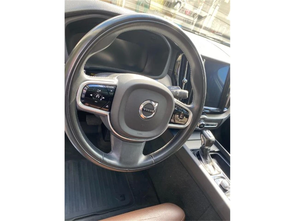 2019 Volvo XC60 2nd Gen - Image 27 of 30