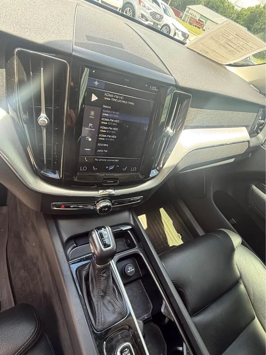 2019 Volvo XC60 2nd Gen - Image 9 of 17