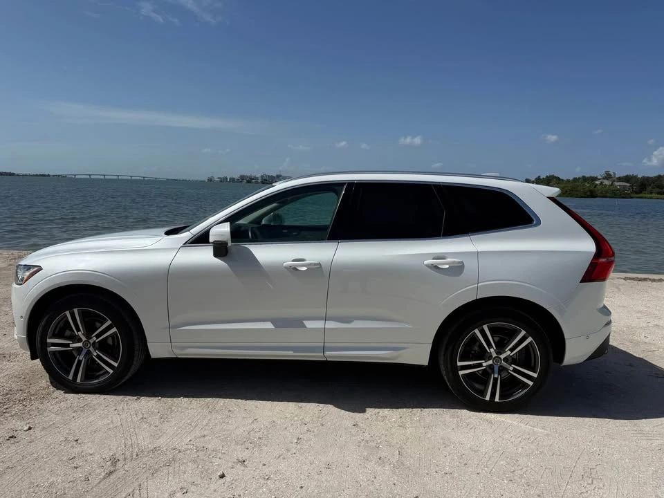 2019 Volvo XC60 2nd Gen - Image 2 of 17