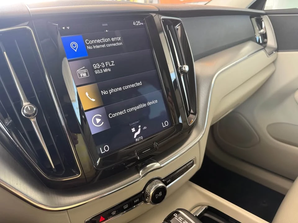 2019 Volvo XC60 2nd Gen - Image 11 of 17