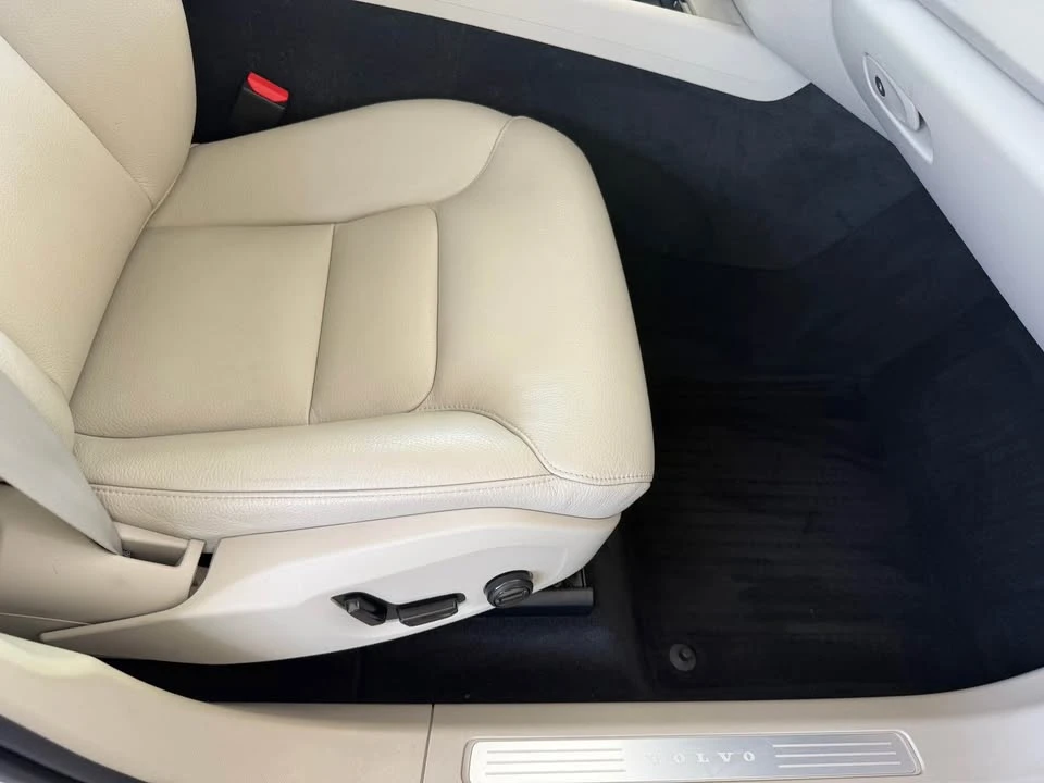 2019 Volvo XC60 2nd Gen - Image 12 of 17