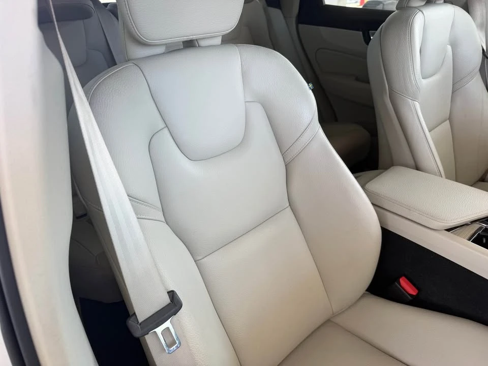 2019 Volvo XC60 2nd Gen - Image 13 of 17