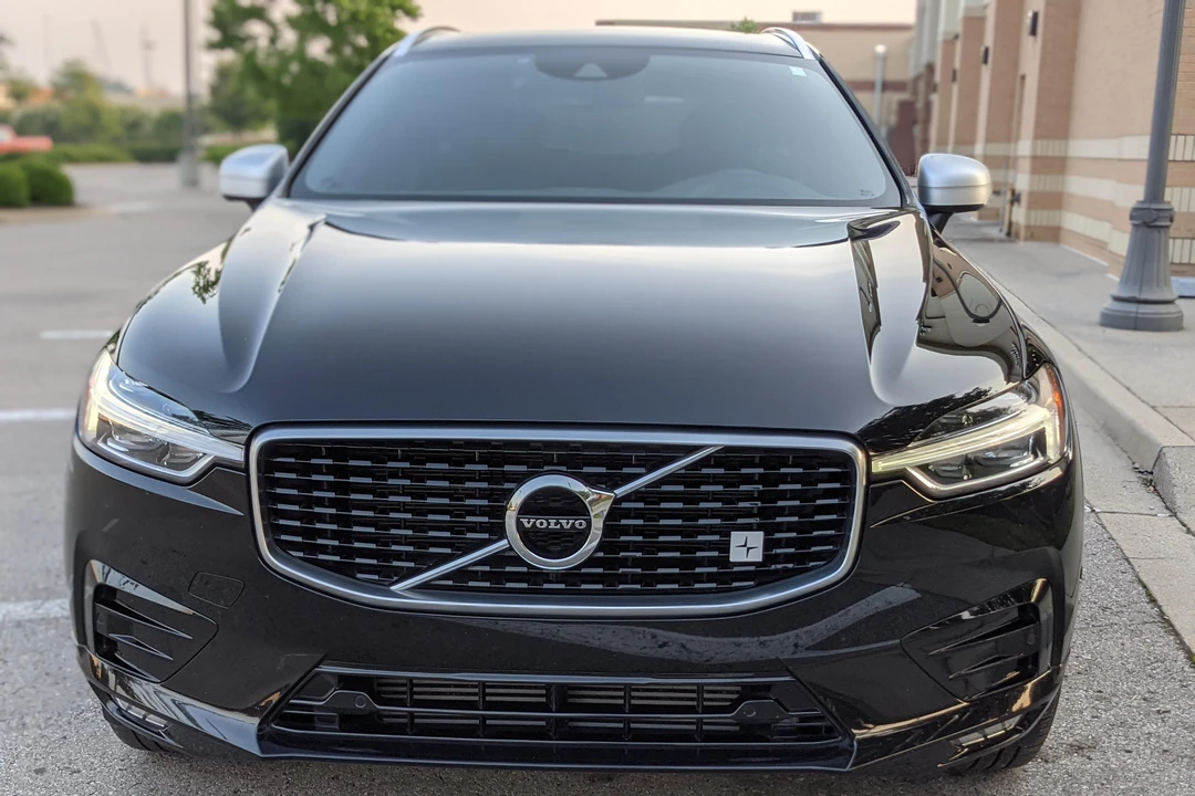 2019 Volvo XC60 2nd Gen - Image 2 of 31