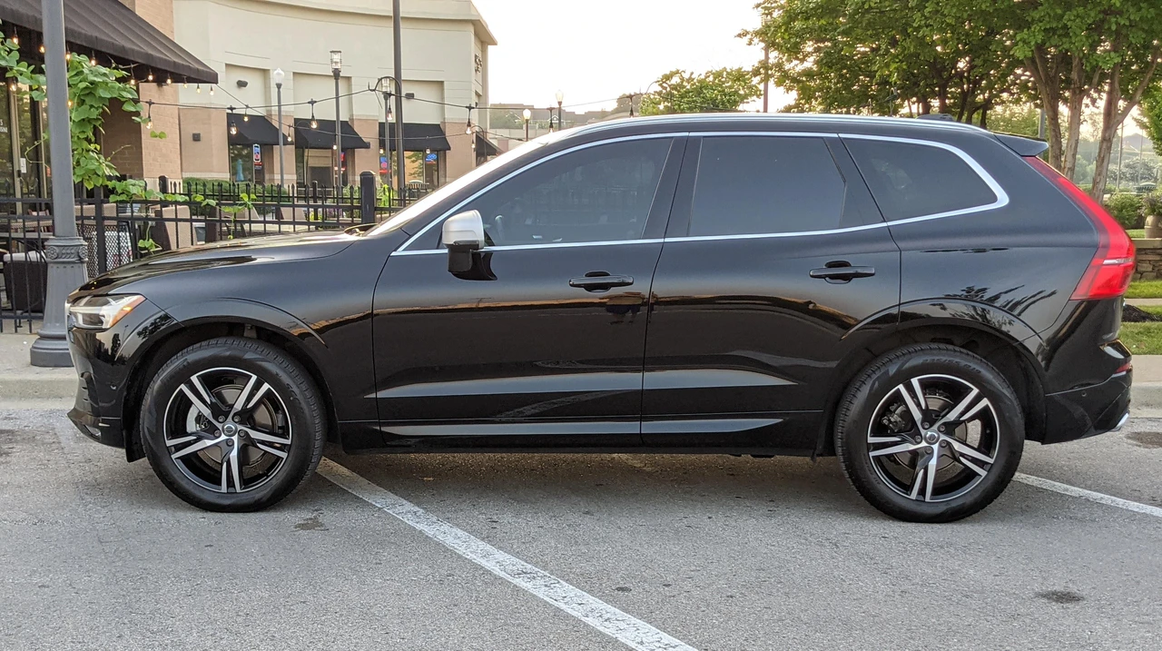 2019 Volvo XC60 2nd Gen - Image 15 of 31