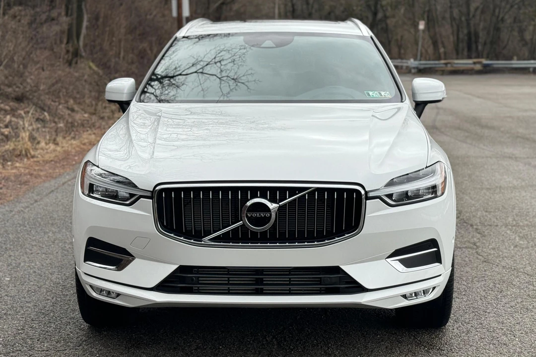 2019 Volvo XC60 2nd Gen - Image 2 of 31