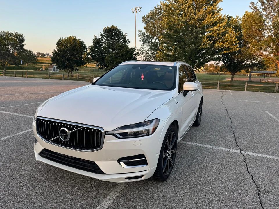 2019 Volvo XC60 2nd Gen - Image 11 of 31