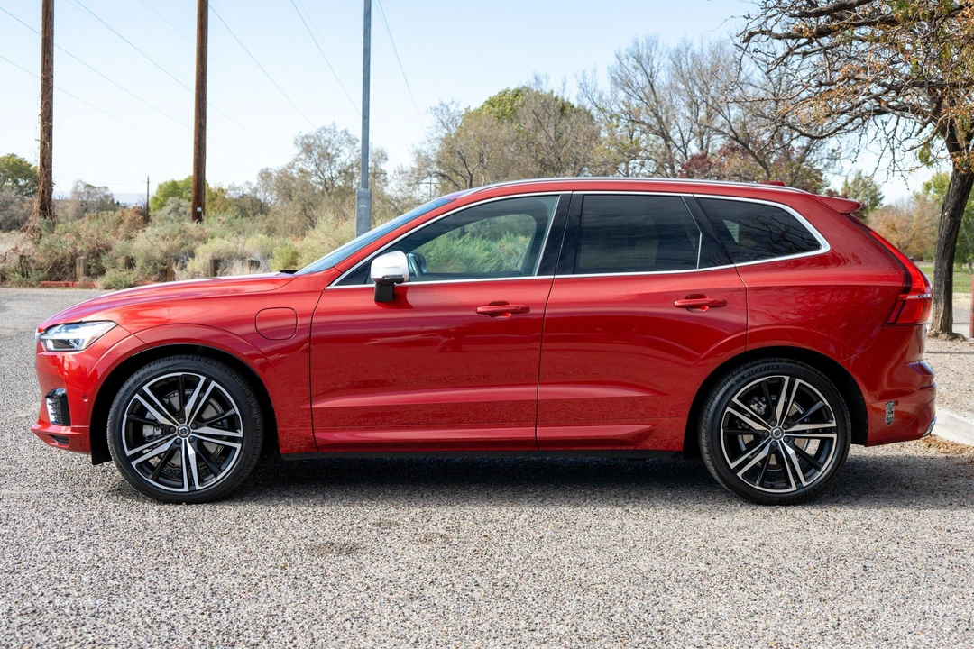 2019 Volvo XC60 2nd Gen - Image 3 of 31