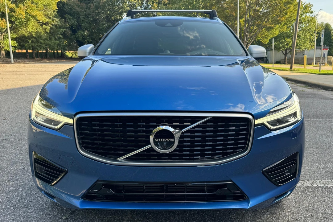 2019 Volvo XC60 2nd Gen - Image 2 of 31