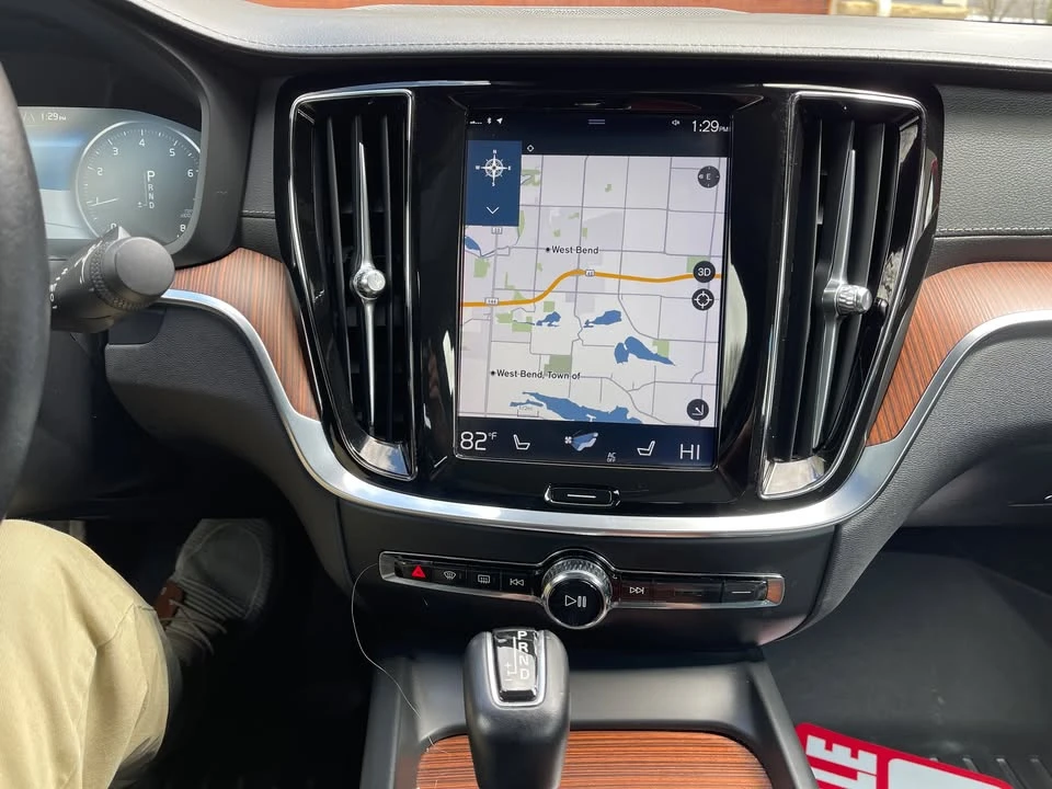 2019 Volvo S60 3rd Gen - Image 9 of 12