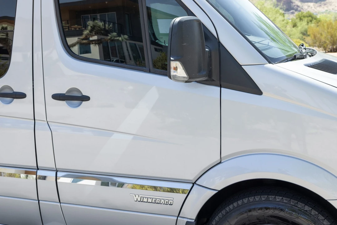 2019 Winnebago - Image 15 of 31