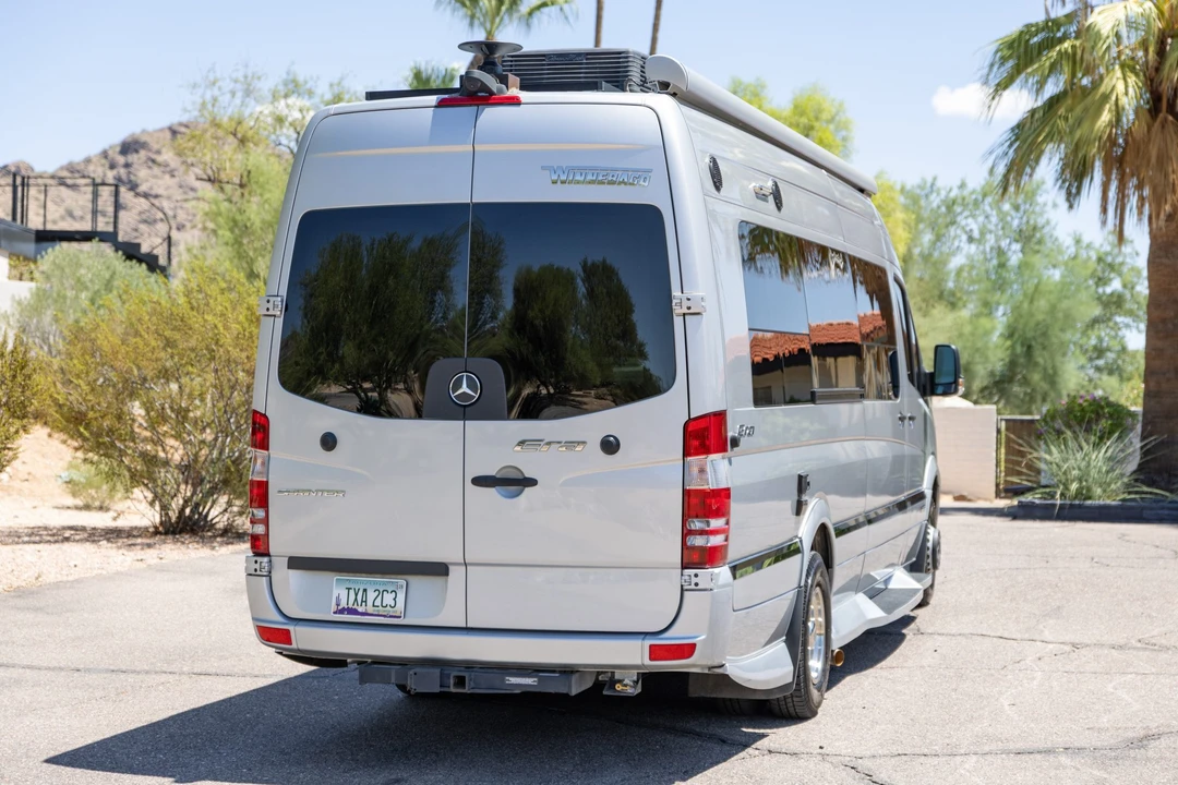 2019 Winnebago - Image 6 of 31