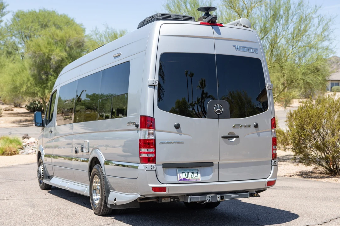 2019 Winnebago - Image 8 of 31