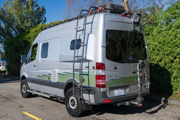 2019 Winnebago - Image 2 of 9