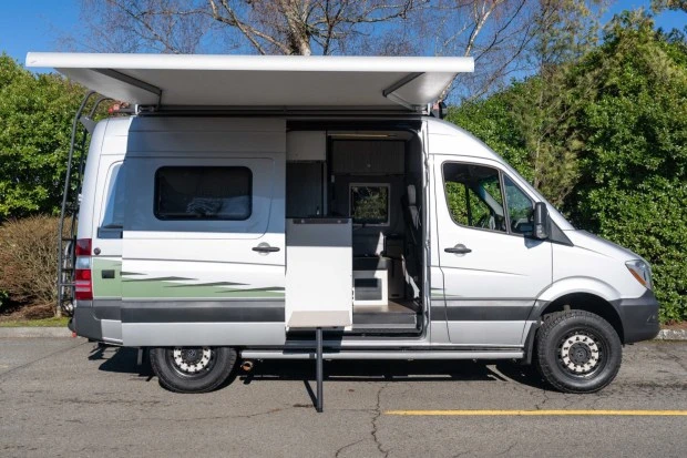 2019 Winnebago - Image 3 of 9