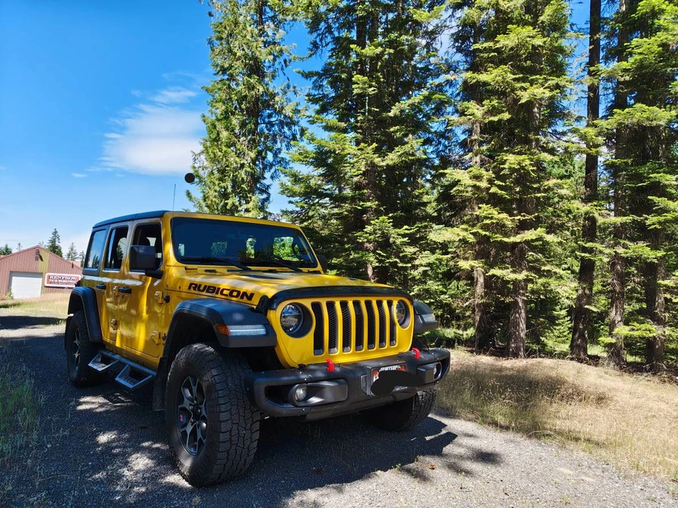 2019 Jeep JL Wrangler - Image 2 of 15