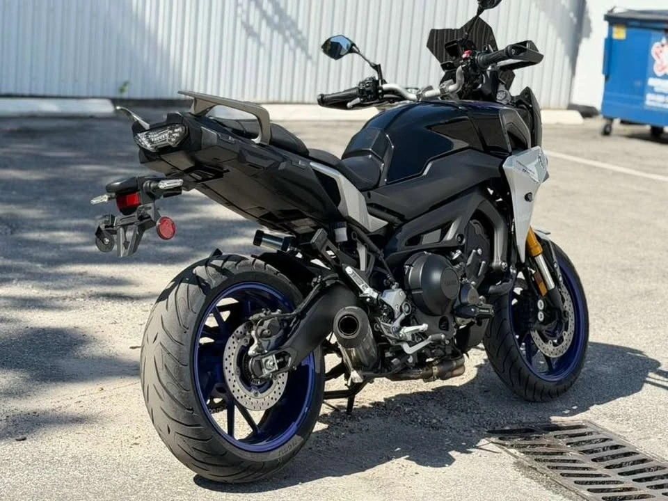 2019 Yamaha - Image 8 of 9