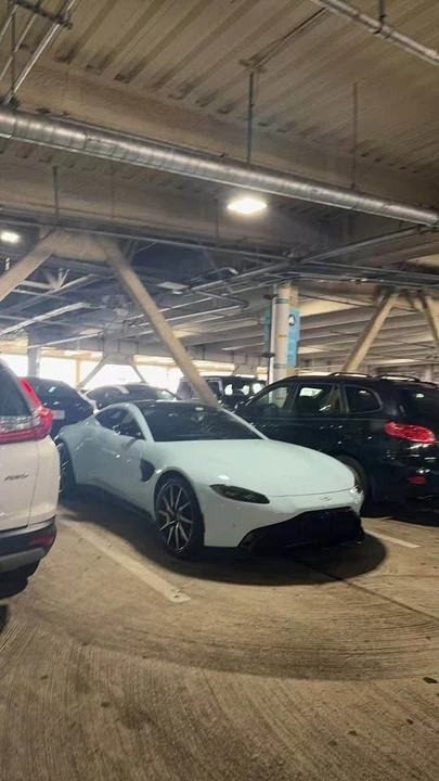 2019 Aston Martin V8 Vantage (2019+) - Image 2 of 6