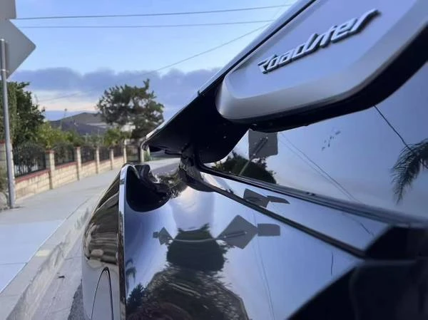 2019 BMW i8 - Image 8 of 9