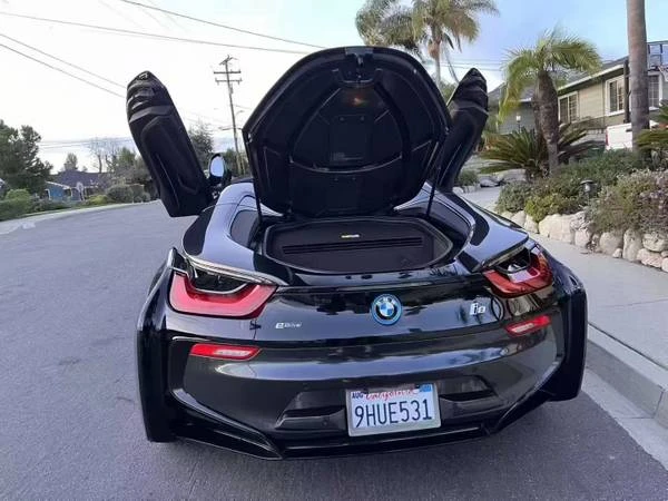 2019 BMW i8 - Image 4 of 8