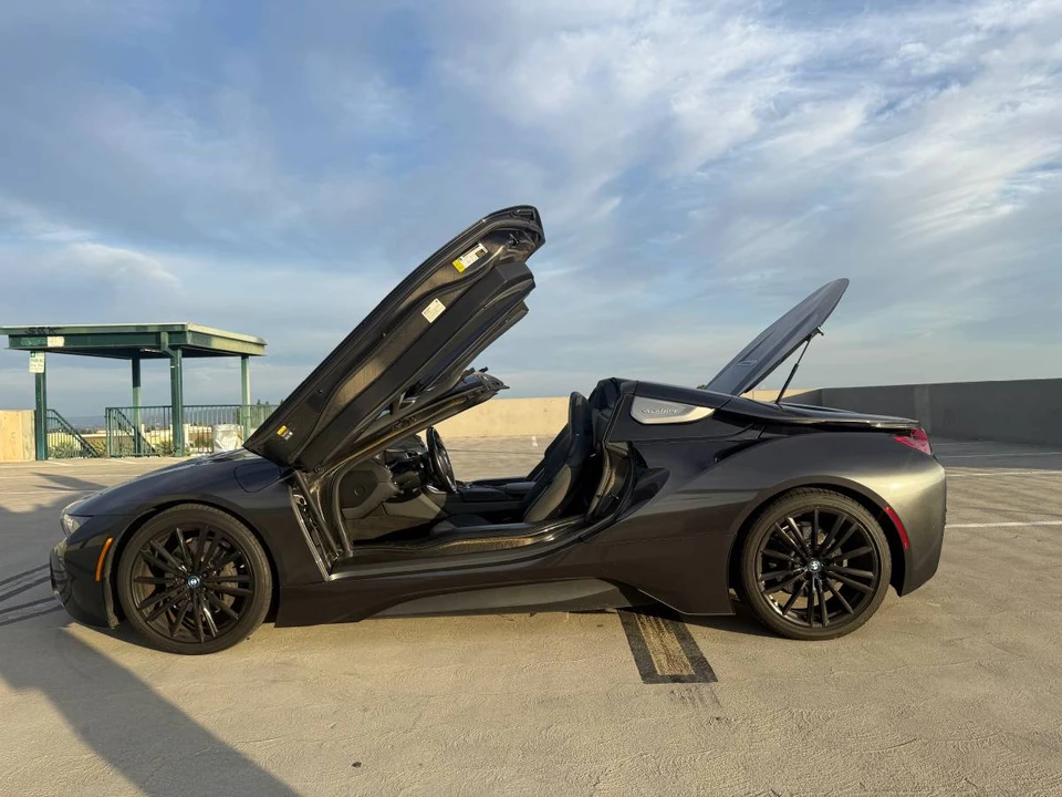 2019 BMW i8 - Image 5 of 5