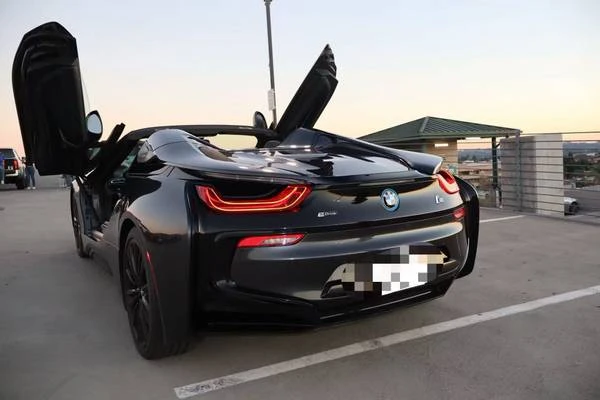 2019 BMW i8 - Image 8 of 9