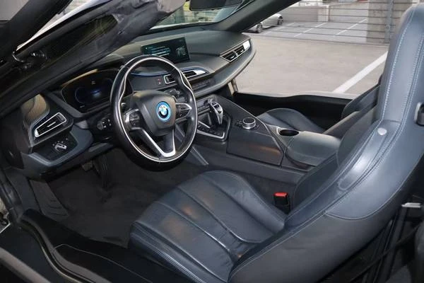 2019 BMW i8 - Image 6 of 9