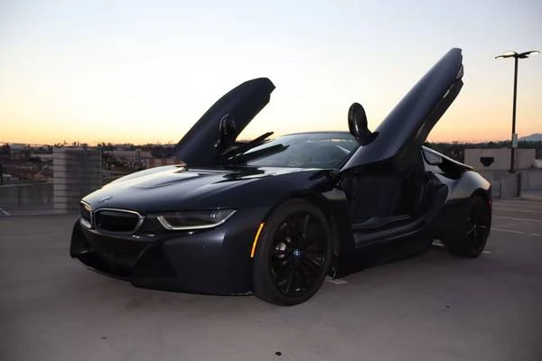2019 BMW i8 - Image 2 of 9