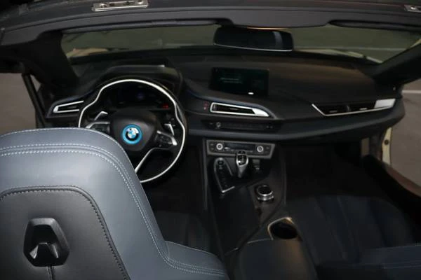 2019 BMW i8 - Image 5 of 9