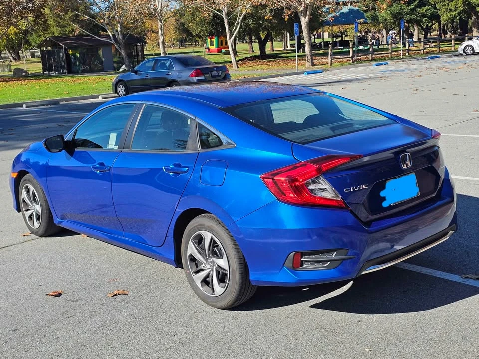 2019 Honda Civic 10th Gen - Image 5 of 10