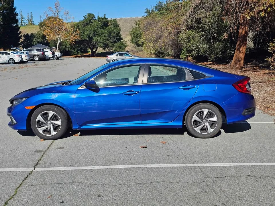 2019 Honda Civic 10th Gen - Image 2 of 10