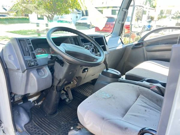2019 Isuzu Elf - Image 7 of 11