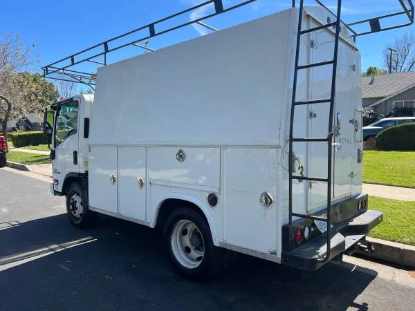 2019 Isuzu Elf - Image 3 of 11