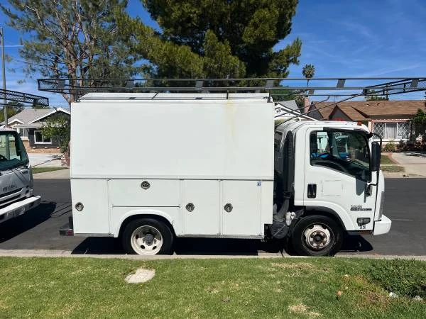 2019 Isuzu Elf - Image 5 of 11