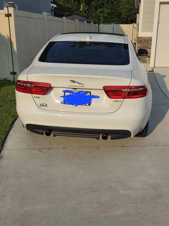 2019 Jaguar XE - Image 11 of 15