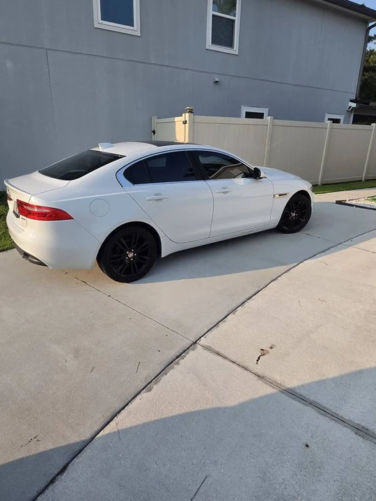 2019 Jaguar XE - Image 12 of 15