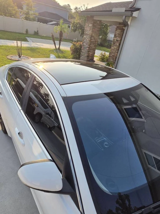 2019 Jaguar XE - Image 2 of 15