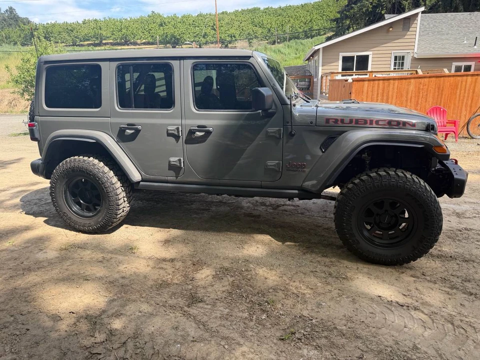2019 Jeep JL Wrangler - Image 3 of 14