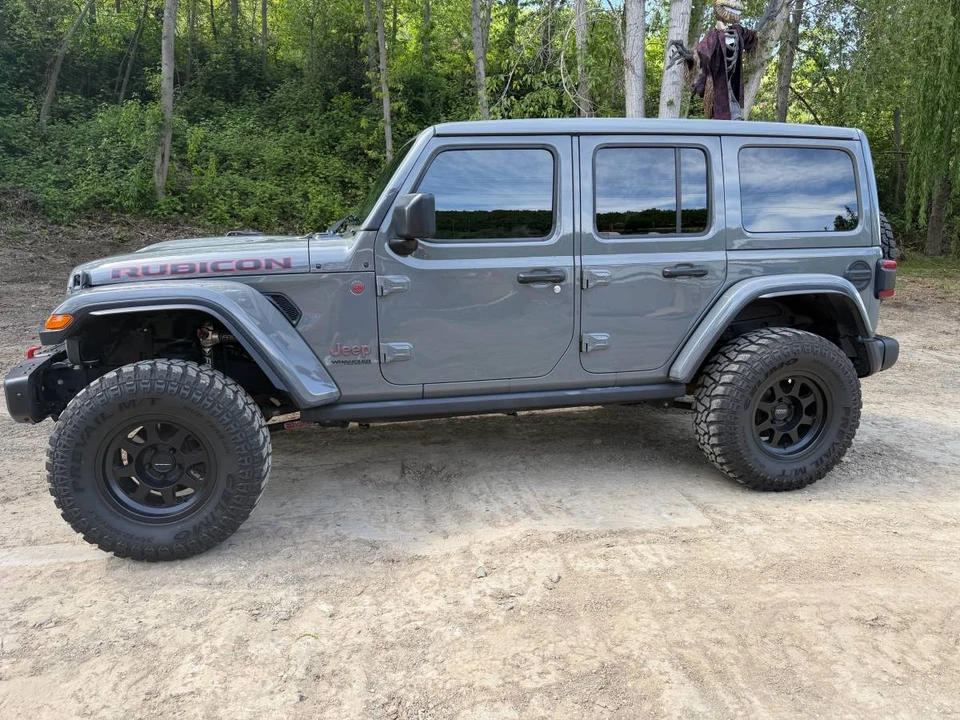 2019 Jeep JL Wrangler - Image 2 of 14