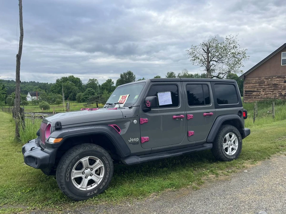 2019 Jeep JL Wrangler - Image 3 of 4