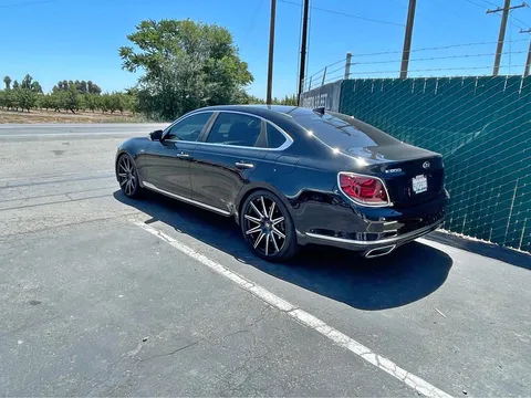 2019 Kia K900 Luxury