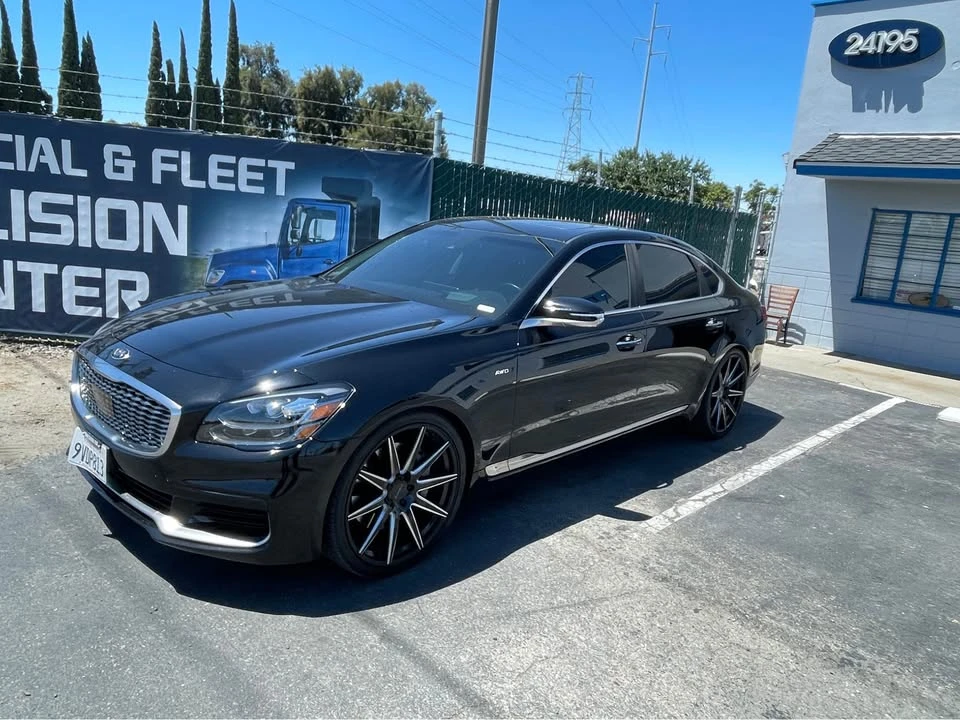 2019 Kia K900 - Image 2 of 9