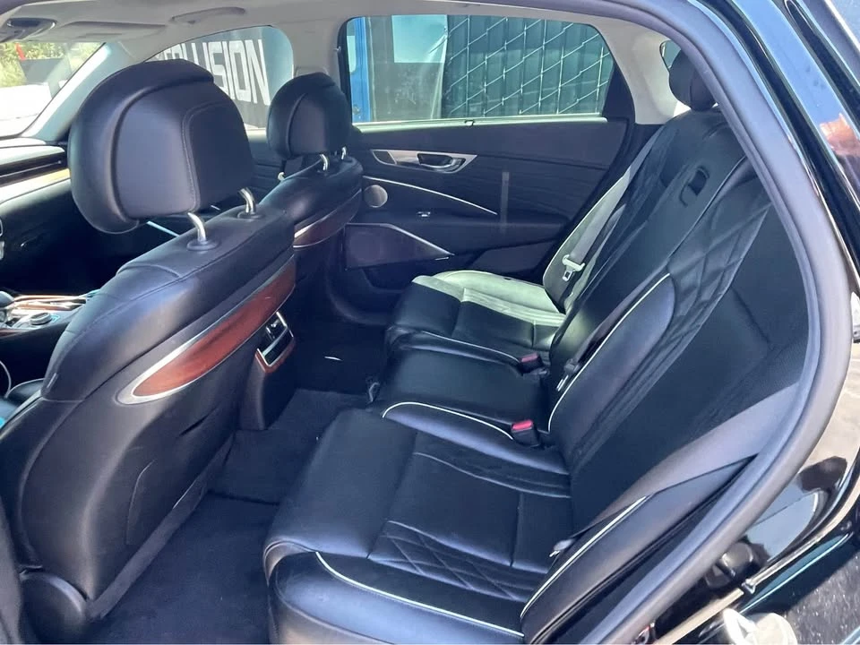 2019 Kia K900 - Image 6 of 9