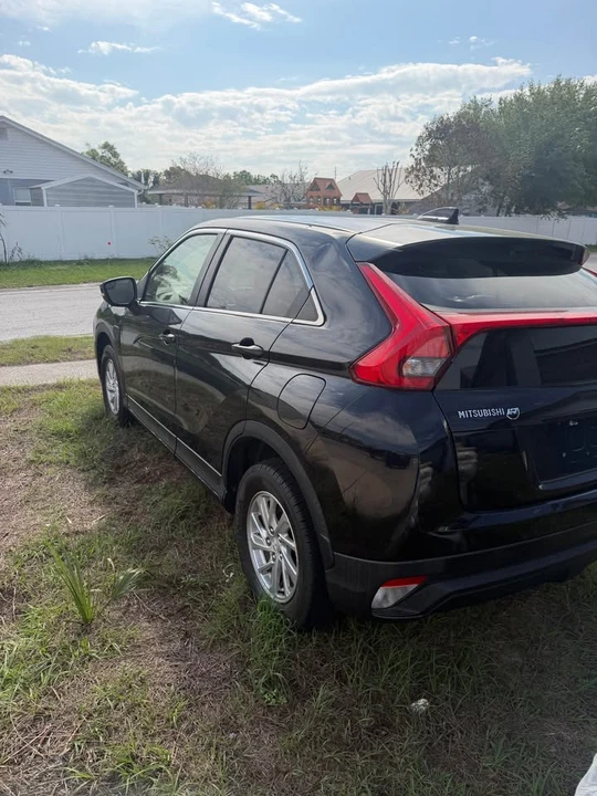 2019 Mitsubishi Eclipse Cross - Image 2 of 10