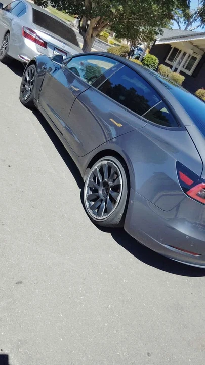2019 Tesla Model 3 - Image 4 of 5