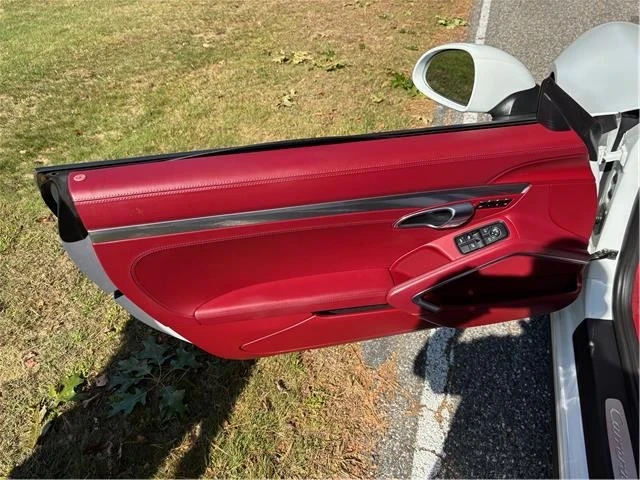 2019 Porsche 911 - Image 19 of 29