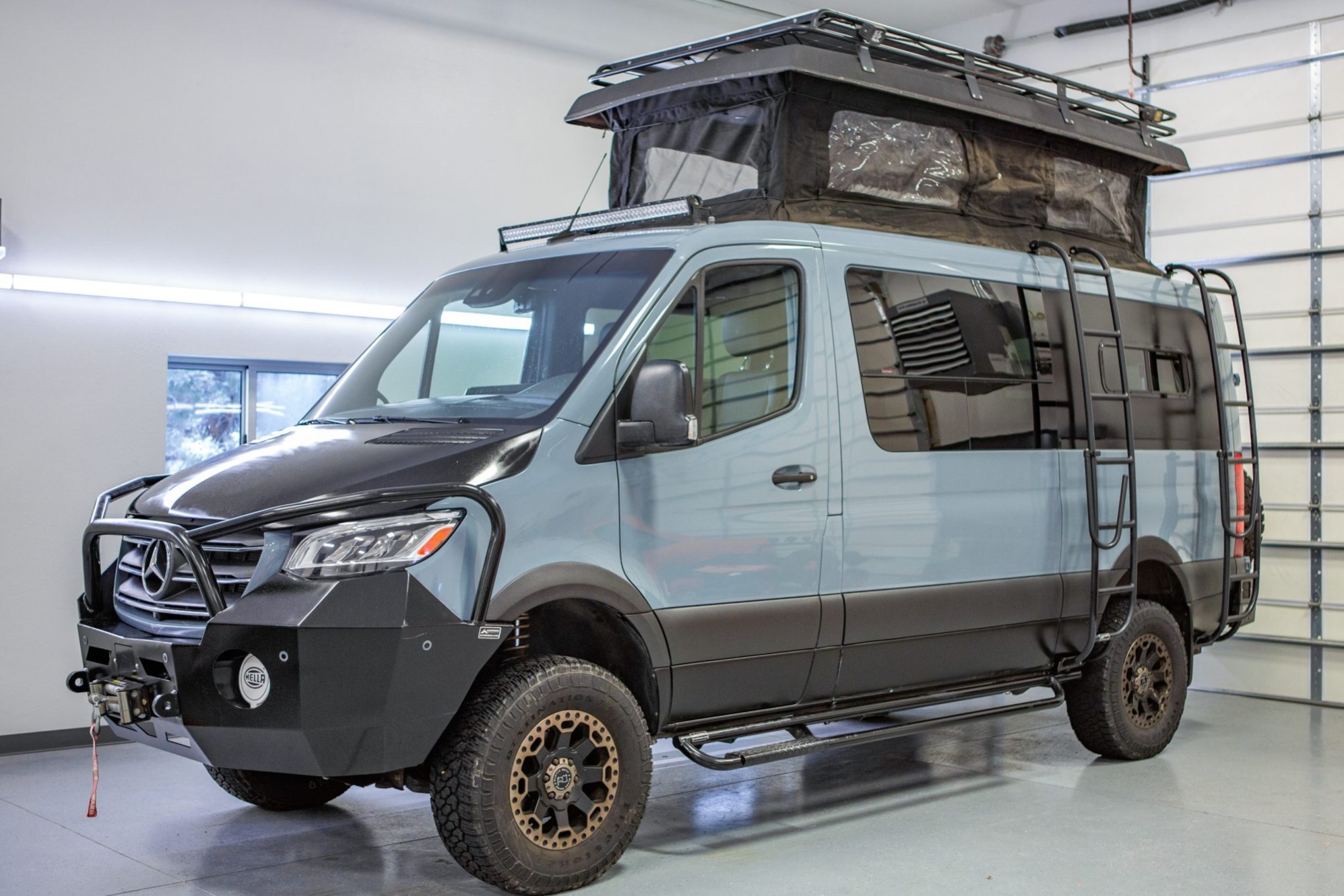 2019 Mercedes-Benz Sprinter 2500 4×4 Camper Conversion